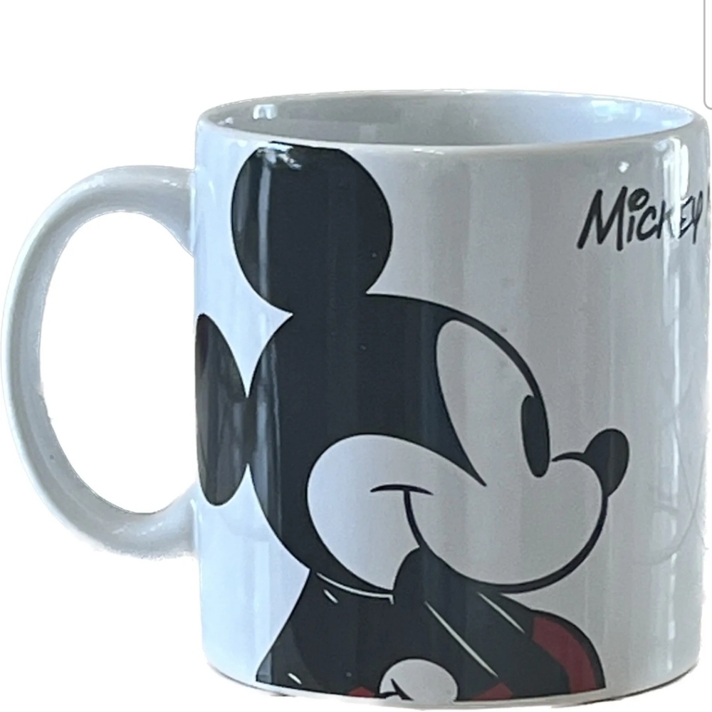 DISNEY 2023  Collectible Mickey Mouse 20oz Ceramic Mug Collection